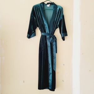 Vintage California DYNASTY green velvet full length robe medium
